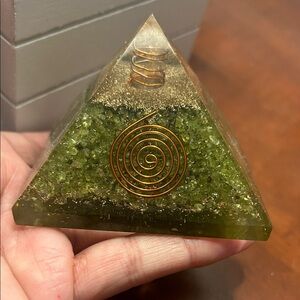 💎 Peridot Large Orgonite Crystal Pyramid with Copper Healing Coil Home Decor
